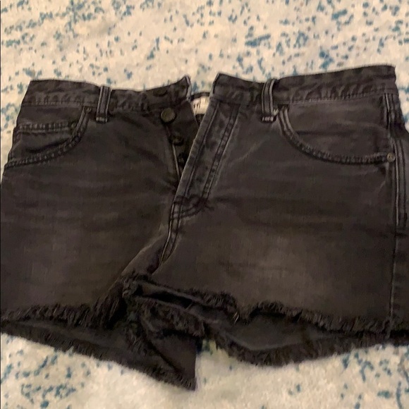 Black denim shorts - Picture 1 of 6